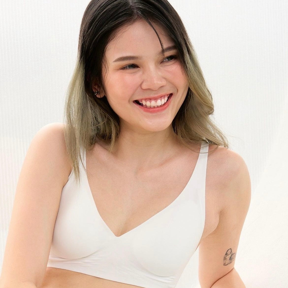 Deep Bra